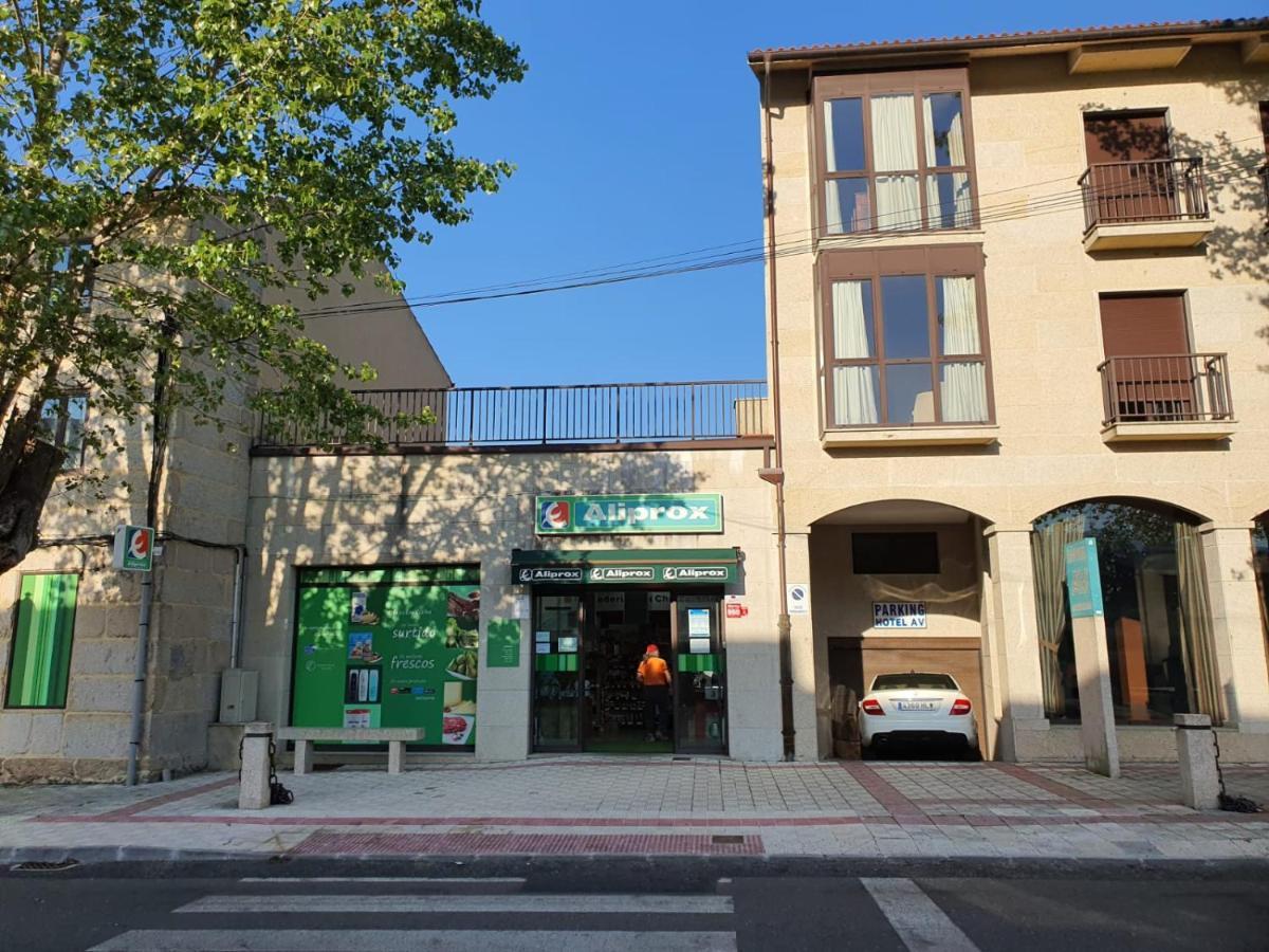 Hotel Av Apartamentos Lobios Kültér fotó
