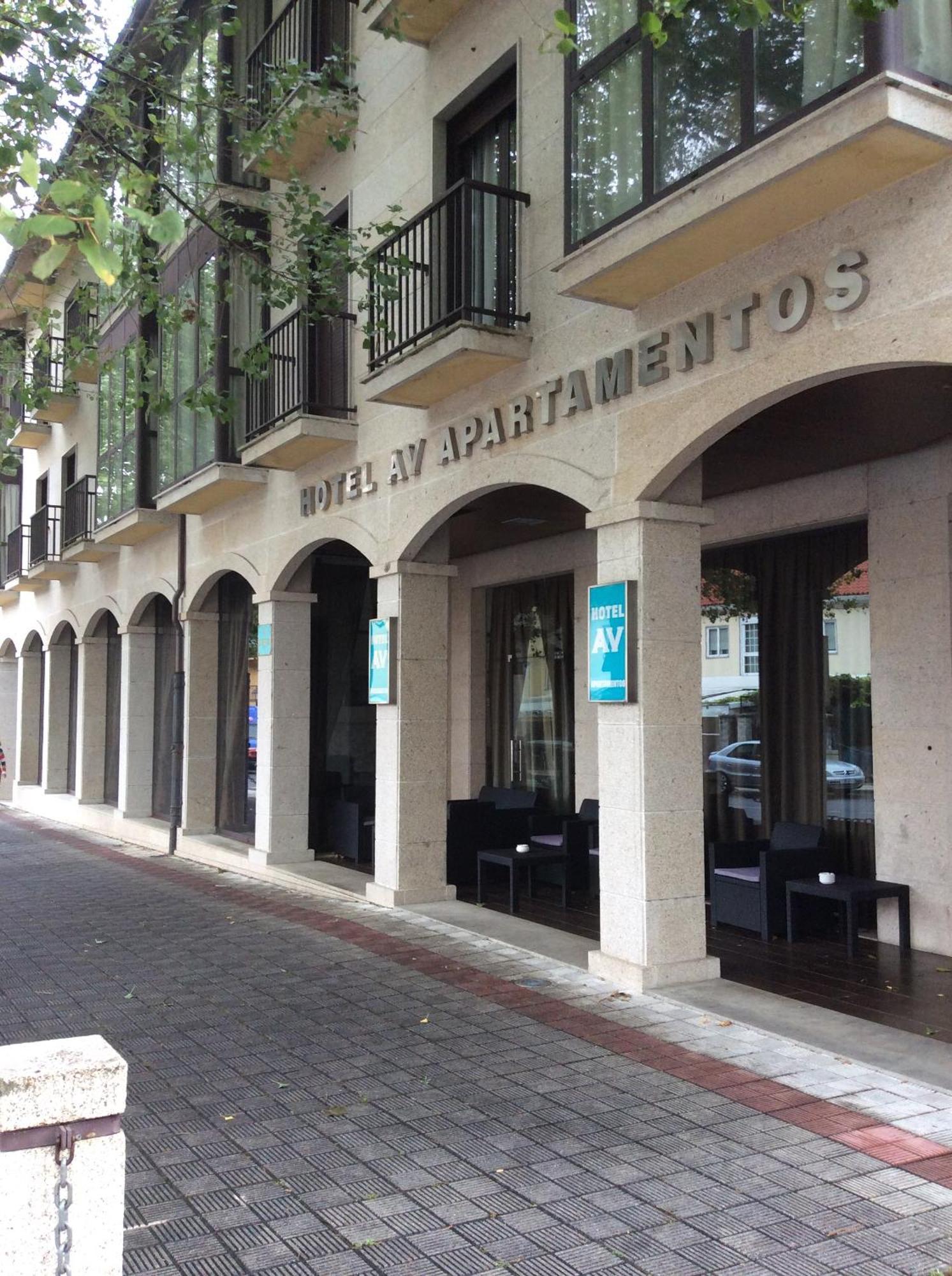 Hotel Av Apartamentos Lobios Kültér fotó