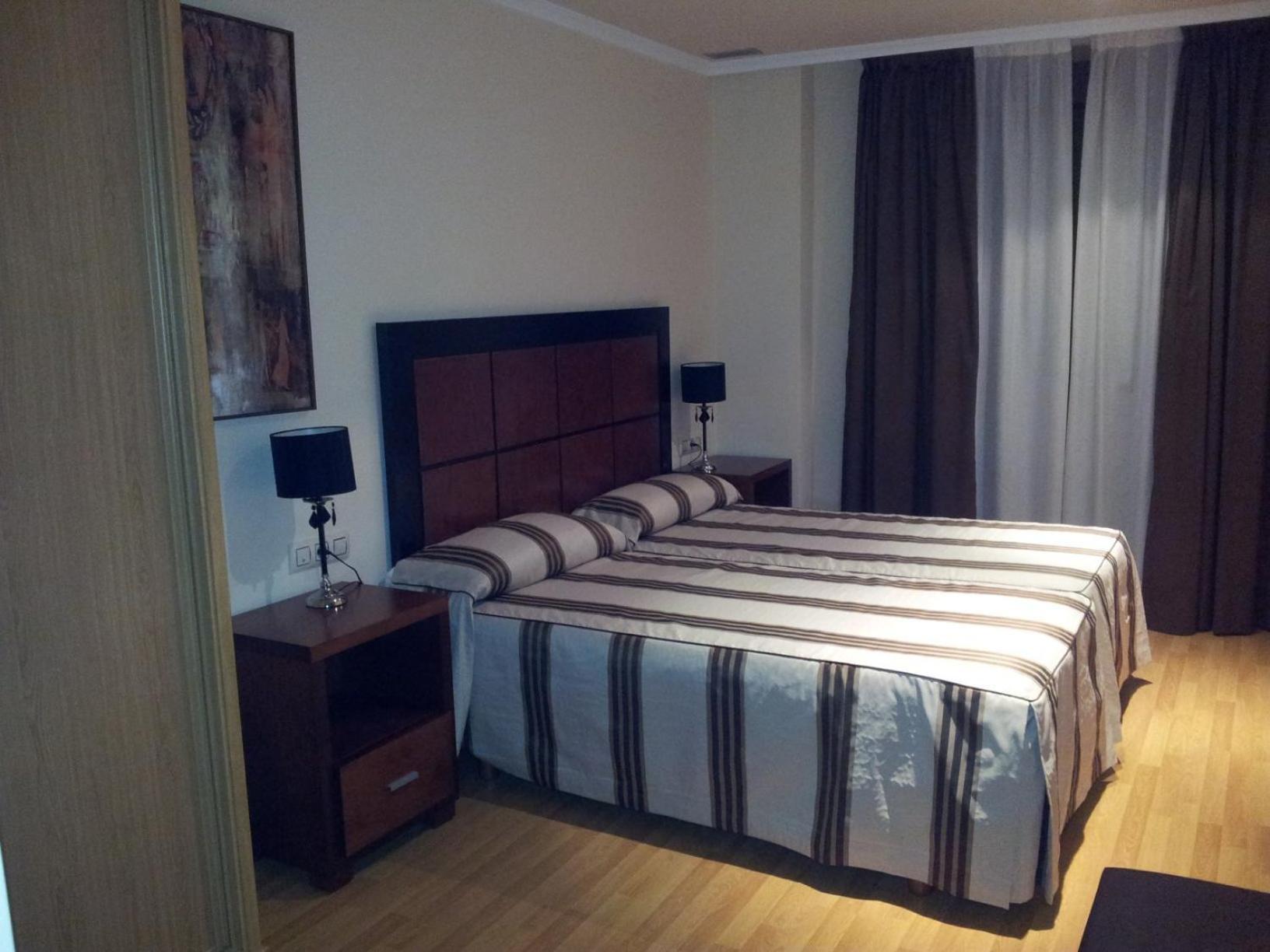 Hotel Av Apartamentos Lobios Kültér fotó